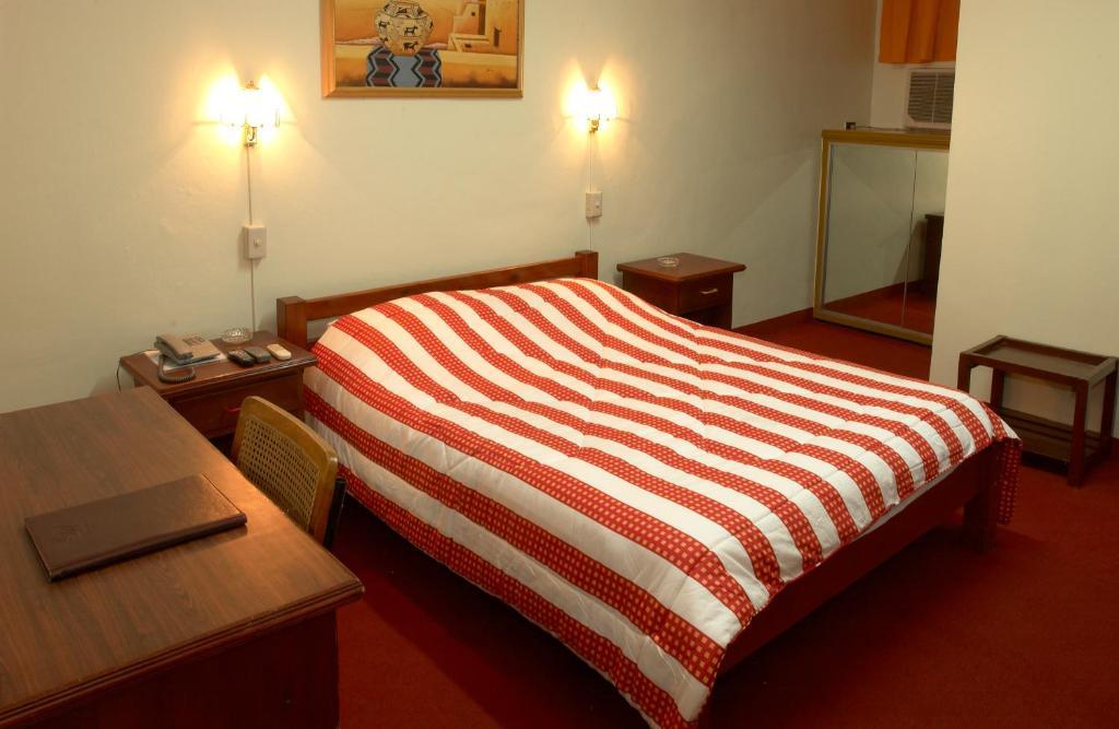 Phoenix Hotel Ángeles Habitación foto