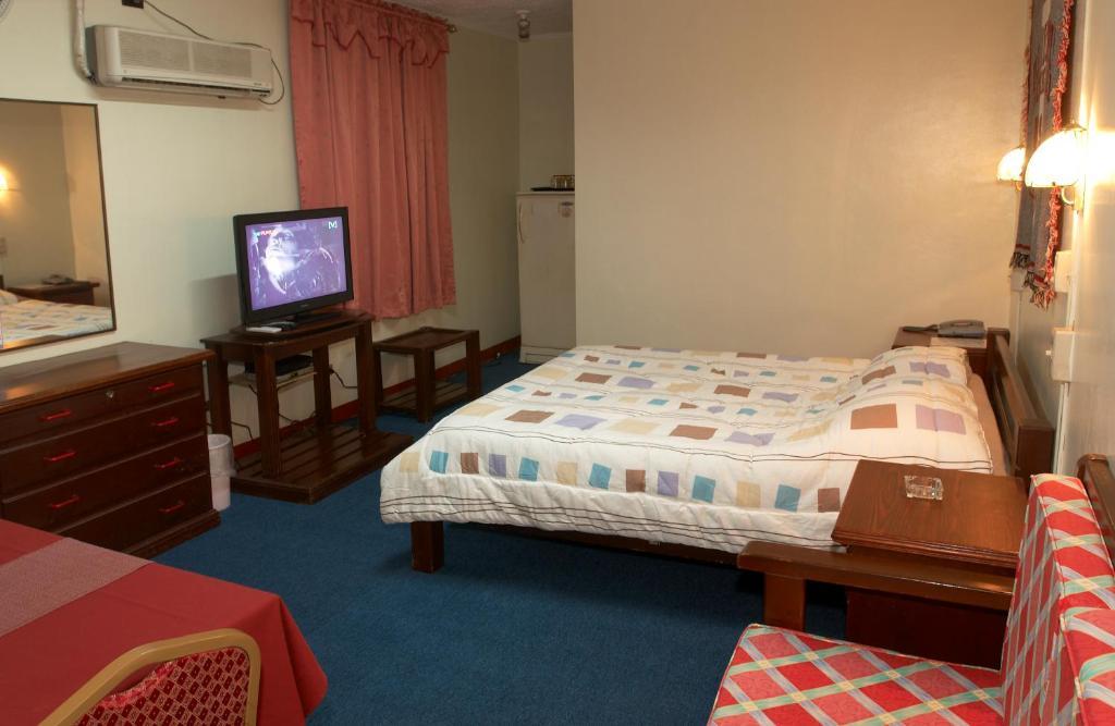 Phoenix Hotel Ángeles Habitación foto